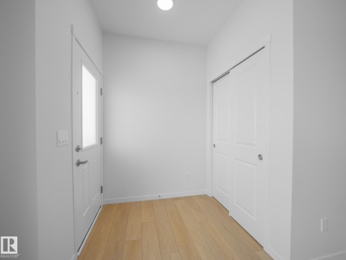 1032 14 Avenue, Edmonton, AB - Indoor Photo Showing Other Room