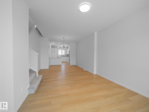 1032 14 Avenue, Edmonton, AB - Indoor Photo Showing Other Room