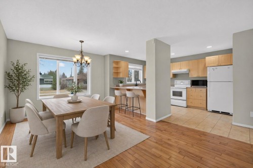 8721 88 Avenue, Edmonton, AB - Indoor Photo Showing Dining Room