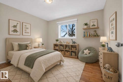 8721 88 Avenue, Edmonton, AB - Indoor Photo Showing Bedroom