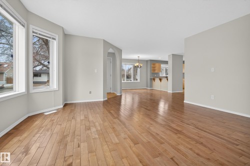 8721 88 Avenue, Edmonton, AB - Indoor