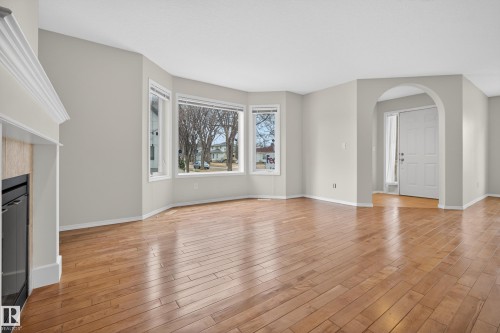 8721 88 Avenue, Edmonton, AB - Indoor