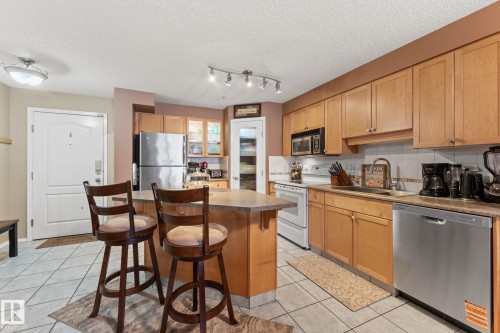 203 8909 100 Street, Edmonton, AB - Indoor Photo Showing Kitchen