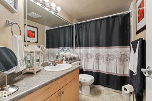 203 8909 100 Street, Edmonton, AB - Indoor Photo Showing Bathroom