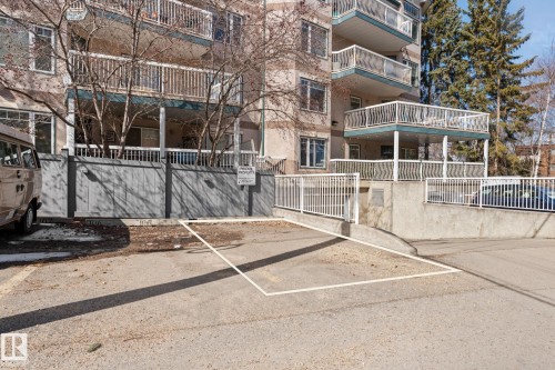 203 8909 100 Street, Edmonton, AB - Outdoor