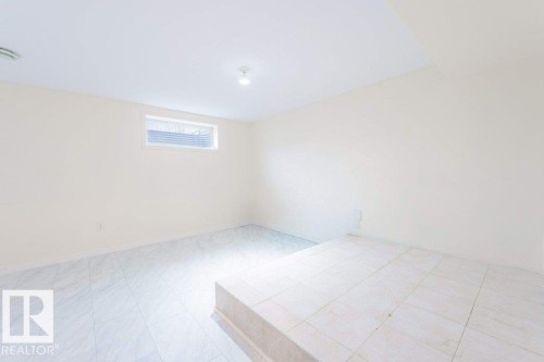 2144 37B Avenue, Edmonton, AB - Indoor