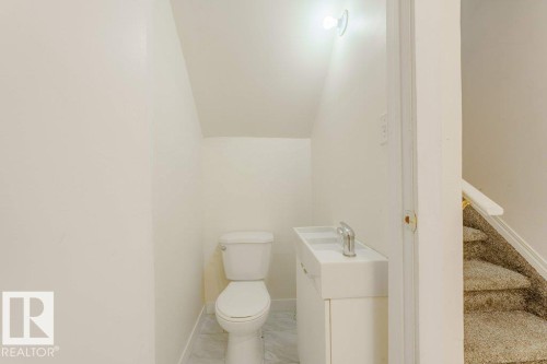 2144 37B Avenue, Edmonton, AB - Indoor Photo Showing Bathroom