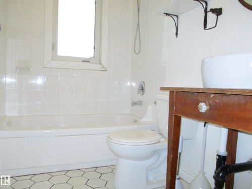 12115 64 Street Nw, Edmonton, AB - Indoor Photo Showing Bathroom