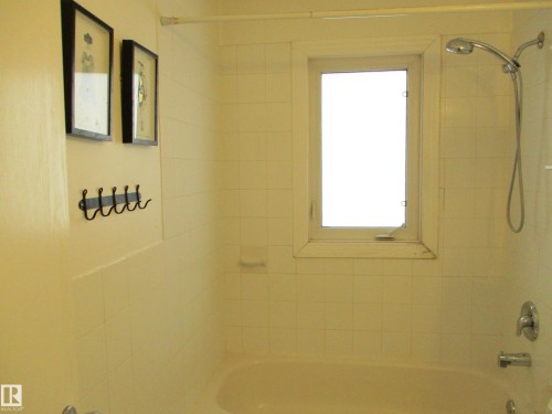 12115 64 Street Nw, Edmonton, AB - Indoor Photo Showing Bathroom