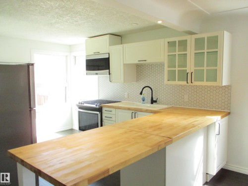 12115 64 Street Nw, Edmonton, AB - Indoor Photo Showing Kitchen