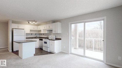 228 2305 35A Avenue, Edmonton, AB - Indoor Photo Showing Kitchen
