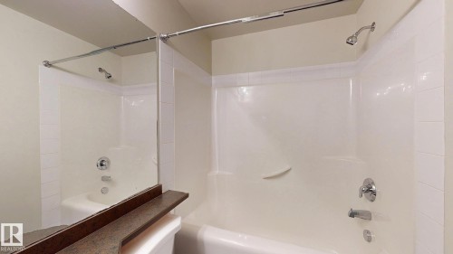 228 2305 35A Avenue, Edmonton, AB - Indoor Photo Showing Bathroom