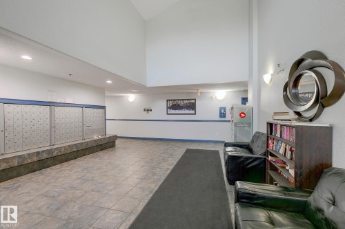 228 2305 35A Avenue, Edmonton, AB - Indoor Photo Showing Other Room