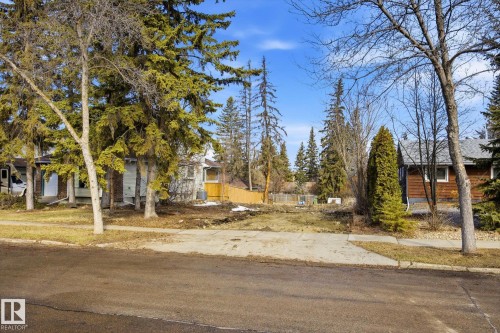 17 Belmont Drive, St. Albert, AB 