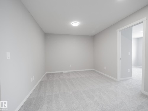 1040 14 Avenue, Edmonton, AB - Indoor Photo Showing Other Room