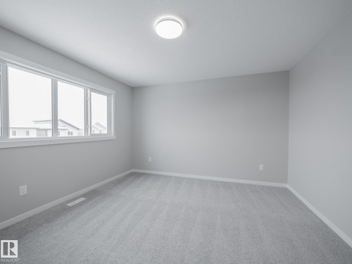 1040 14 Avenue, Edmonton, AB - Indoor Photo Showing Other Room