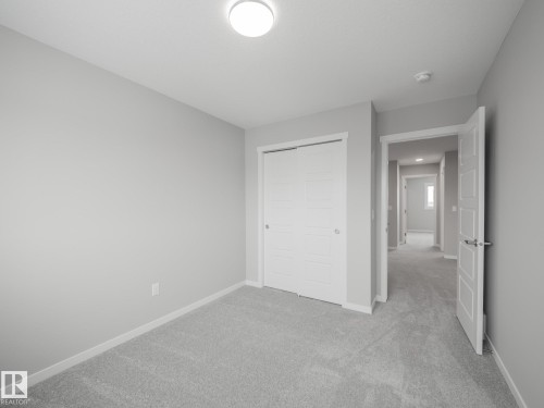 1040 14 Avenue, Edmonton, AB - Indoor Photo Showing Other Room