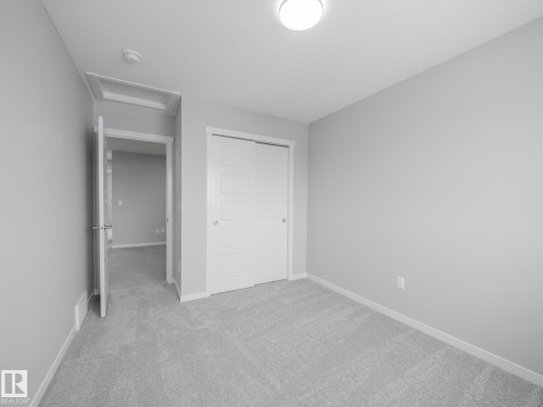 1040 14 Avenue, Edmonton, AB - Indoor Photo Showing Other Room