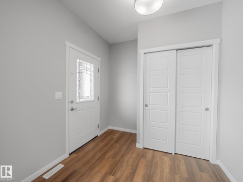 1040 14 Avenue, Edmonton, AB - Indoor Photo Showing Other Room