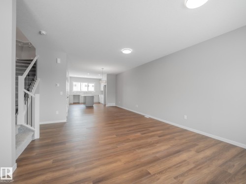 1040 14 Avenue, Edmonton, AB - Indoor Photo Showing Other Room