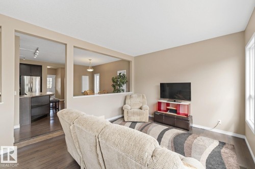 4629 Crabapple Run, Edmonton, AB - Indoor Photo Showing Living Room