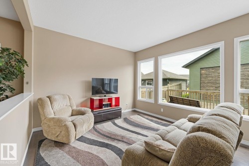 4629 Crabapple Run, Edmonton, AB - Indoor Photo Showing Living Room