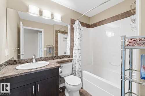 4629 Crabapple Run, Edmonton, AB - Indoor Photo Showing Bathroom