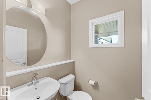 4629 Crabapple Run, Edmonton, AB - Indoor Photo Showing Bathroom