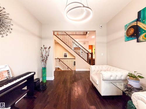 9004 24 Avenue, Edmonton, AB - Indoor