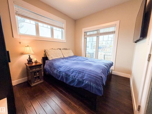 9004 24 Avenue, Edmonton, AB - Indoor Photo Showing Bedroom