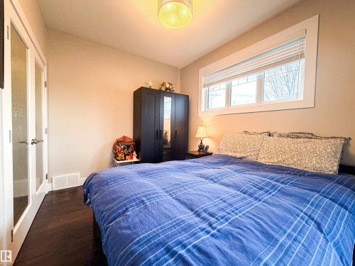 9004 24 Avenue, Edmonton, AB - Indoor Photo Showing Bedroom
