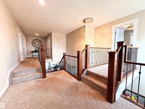 9004 24 Avenue, Edmonton, AB - Indoor Photo Showing Other Room