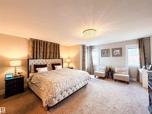 9004 24 Avenue, Edmonton, AB - Indoor Photo Showing Bedroom