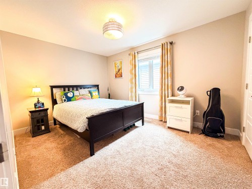 9004 24 Avenue, Edmonton, AB - Indoor Photo Showing Bedroom