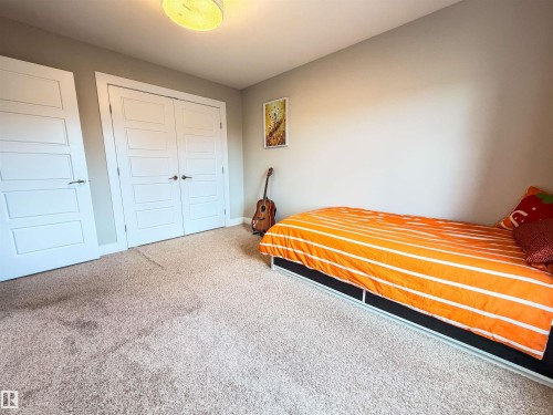 9004 24 Avenue, Edmonton, AB - Indoor Photo Showing Bedroom
