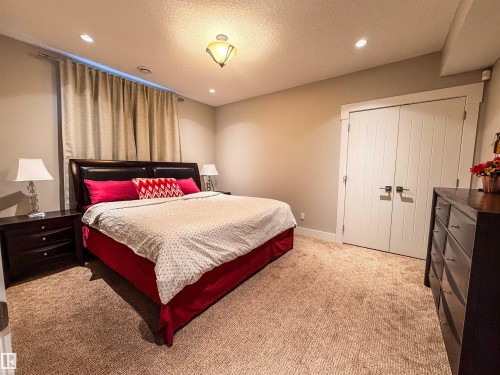 9004 24 Avenue, Edmonton, AB - Indoor Photo Showing Bedroom