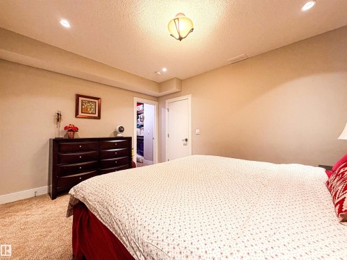9004 24 Avenue, Edmonton, AB - Indoor Photo Showing Bedroom