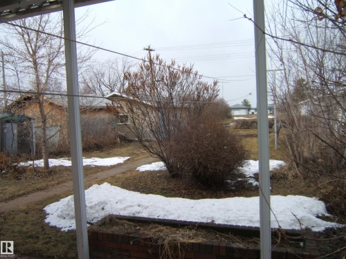 Image quality insufficient for description - 5030 52 Avenue, Andrew, AB - Outdoor
