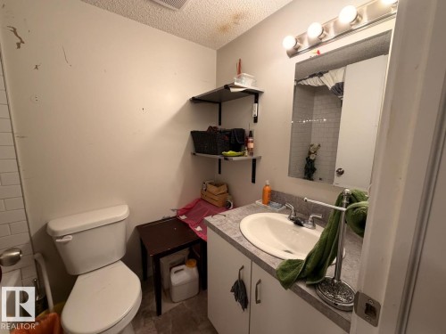 105 10604 110 Avenue, Edmonton, AB - Indoor Photo Showing Bathroom
