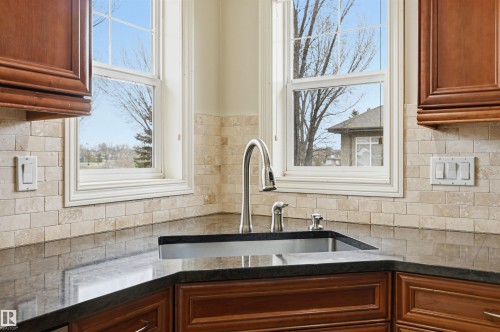 976 Hollingsworth Bend, Edmonton, AB - Indoor Photo Showing Kitchen With Double Sink
