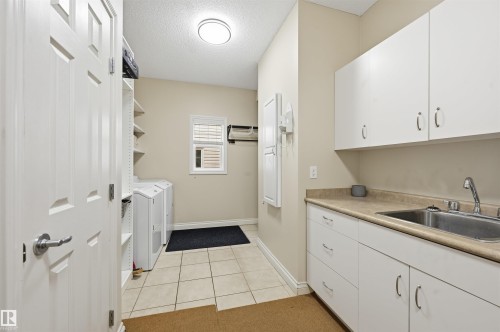 976 Hollingsworth Bend, Edmonton, AB - Indoor