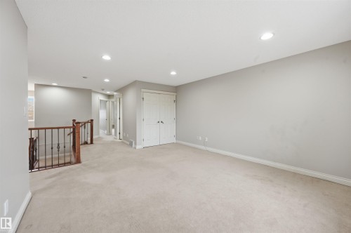 976 Hollingsworth Bend, Edmonton, AB - Indoor Photo Showing Other Room