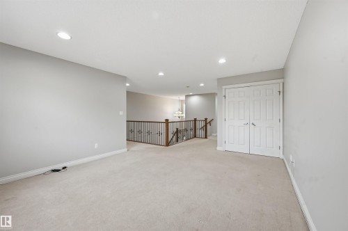 976 Hollingsworth Bend, Edmonton, AB - Indoor Photo Showing Other Room