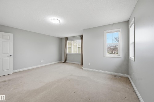 976 Hollingsworth Bend, Edmonton, AB - Indoor Photo Showing Other Room