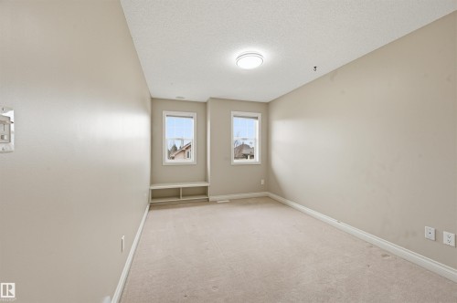 976 Hollingsworth Bend, Edmonton, AB - Indoor Photo Showing Other Room