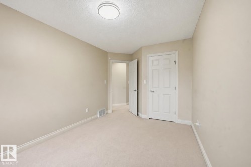 976 Hollingsworth Bend, Edmonton, AB - Indoor Photo Showing Other Room