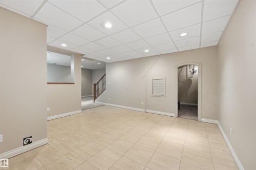976 Hollingsworth Bend, Edmonton, AB - Indoor Photo Showing Other Room