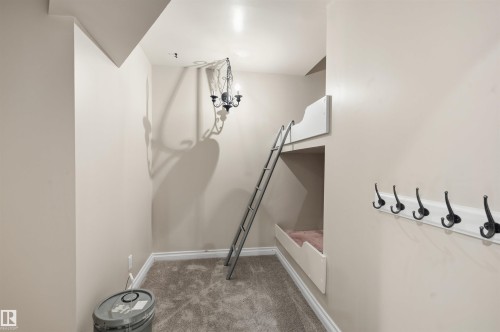 976 Hollingsworth Bend, Edmonton, AB - Indoor Photo Showing Other Room