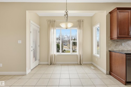 976 Hollingsworth Bend, Edmonton, AB - Indoor