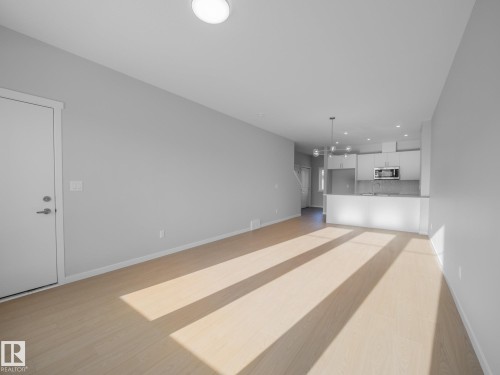 7230 Rosenthal Drive, Edmonton, AB - Indoor Photo Showing Other Room